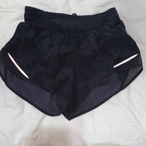Size 4 Camo lululemon shorts 2.5”